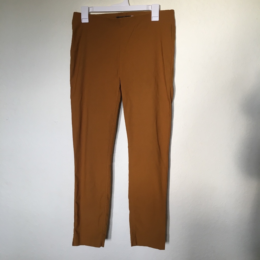 Crosby Springfield women's mustard color ankle pants. Size 6.